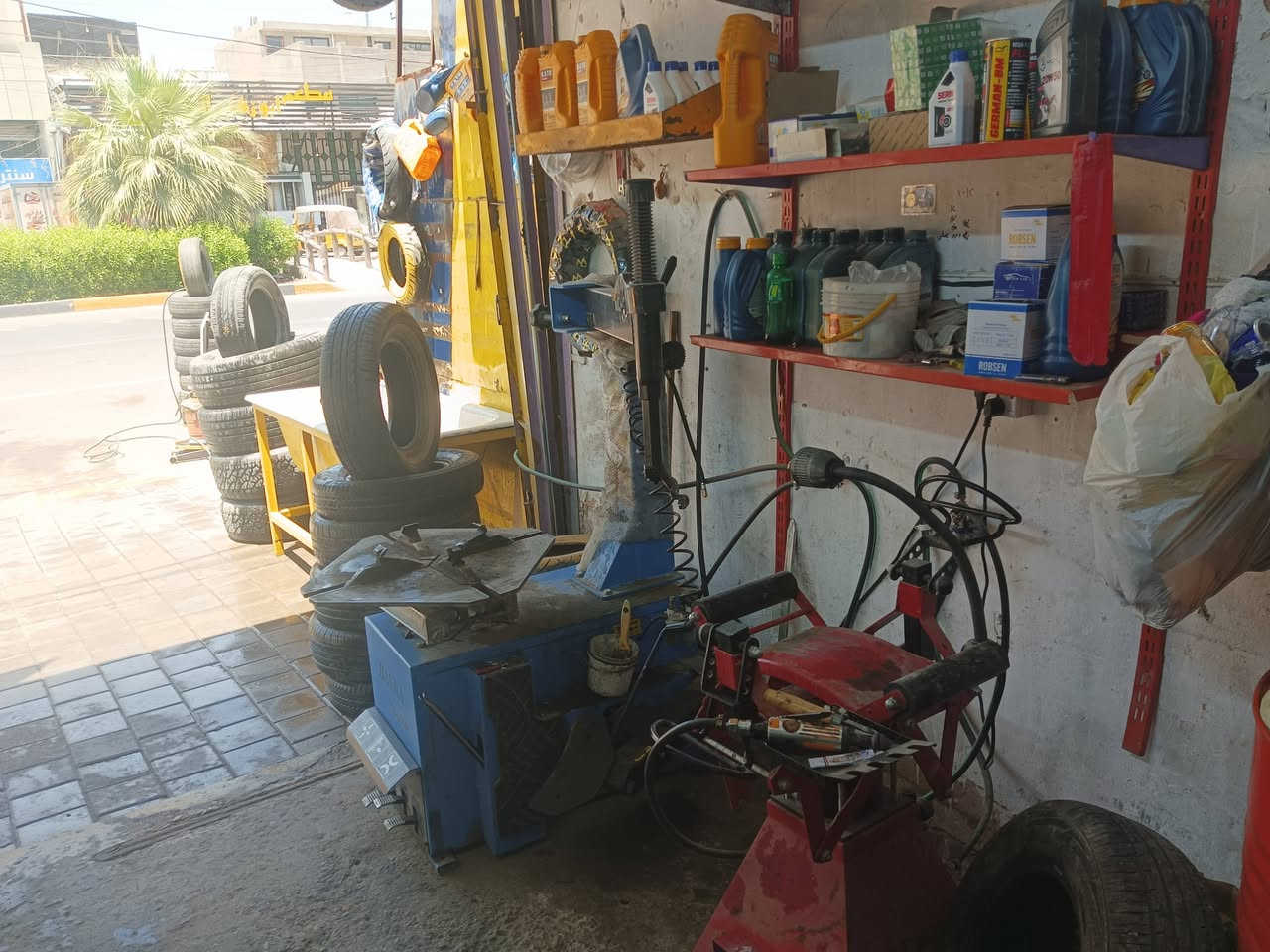 سلام عليكم محل كامل بنجرجي للبيع في بغداد ***********
