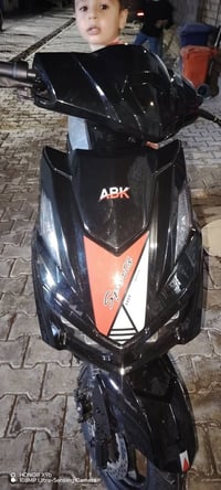 دراجه شحن للبيع صارله شهر من نازله من الشركه سبب البيع والدي رجال جبير...