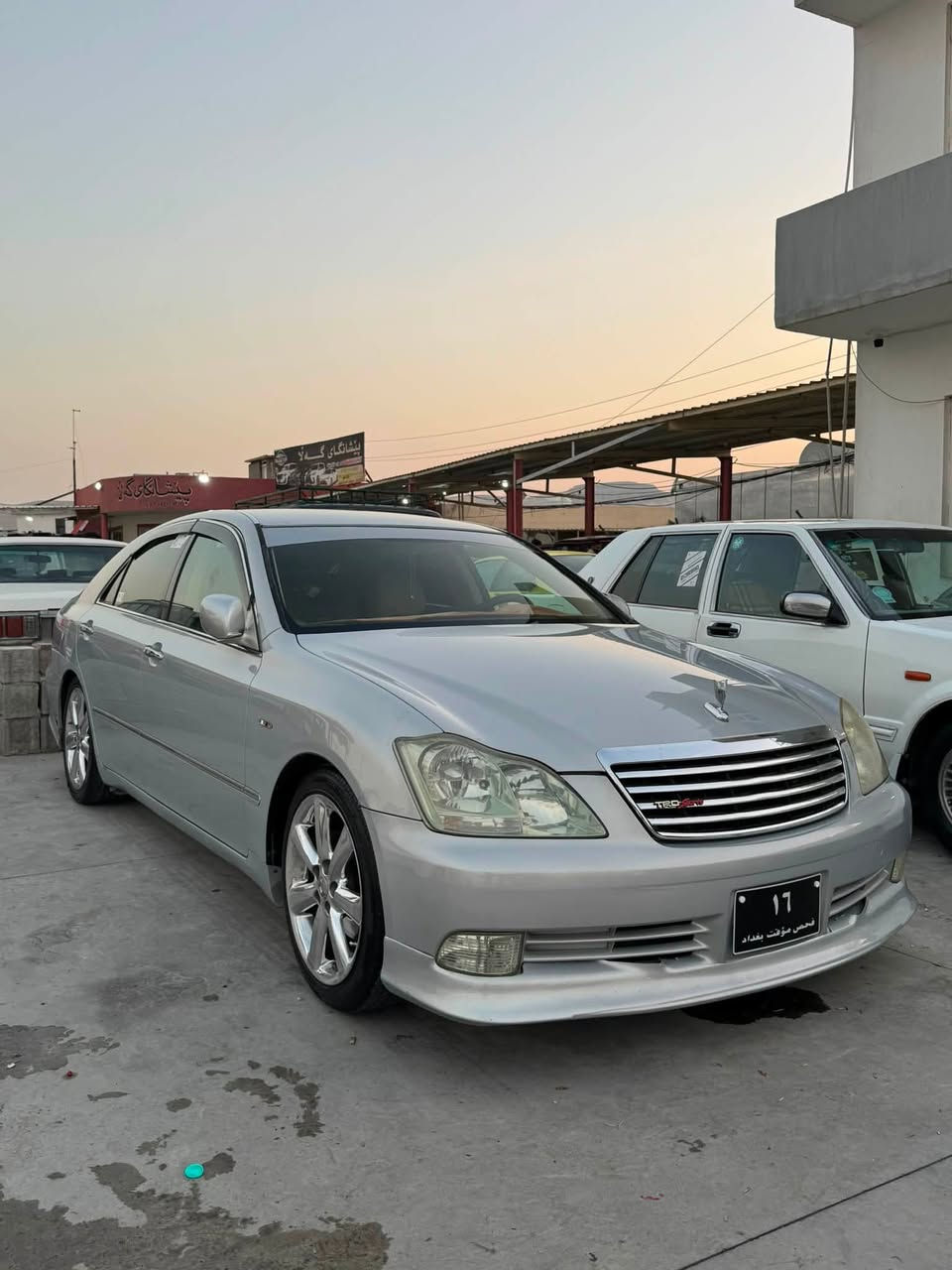 شاهانە بۆ فڕۆشتن
2005       موس   
گێڕ و مەکینە گەورە 182 
ناوزەرد 
3 دوگمە 
عەتەری TRD 
ویل دینگەی ستیل 
چوار تایە و ویلی تازە 
گێڕ و مەکینە و تەبریت بە شەرت 
لیدی ١٨ پارچەی بۆ داندراوە 
کۆدی بۆ کراوە 
شوێن سلێمانی 
نرخ ٦٣ گەڵا و مەجالێ برایانە 
 ***********
