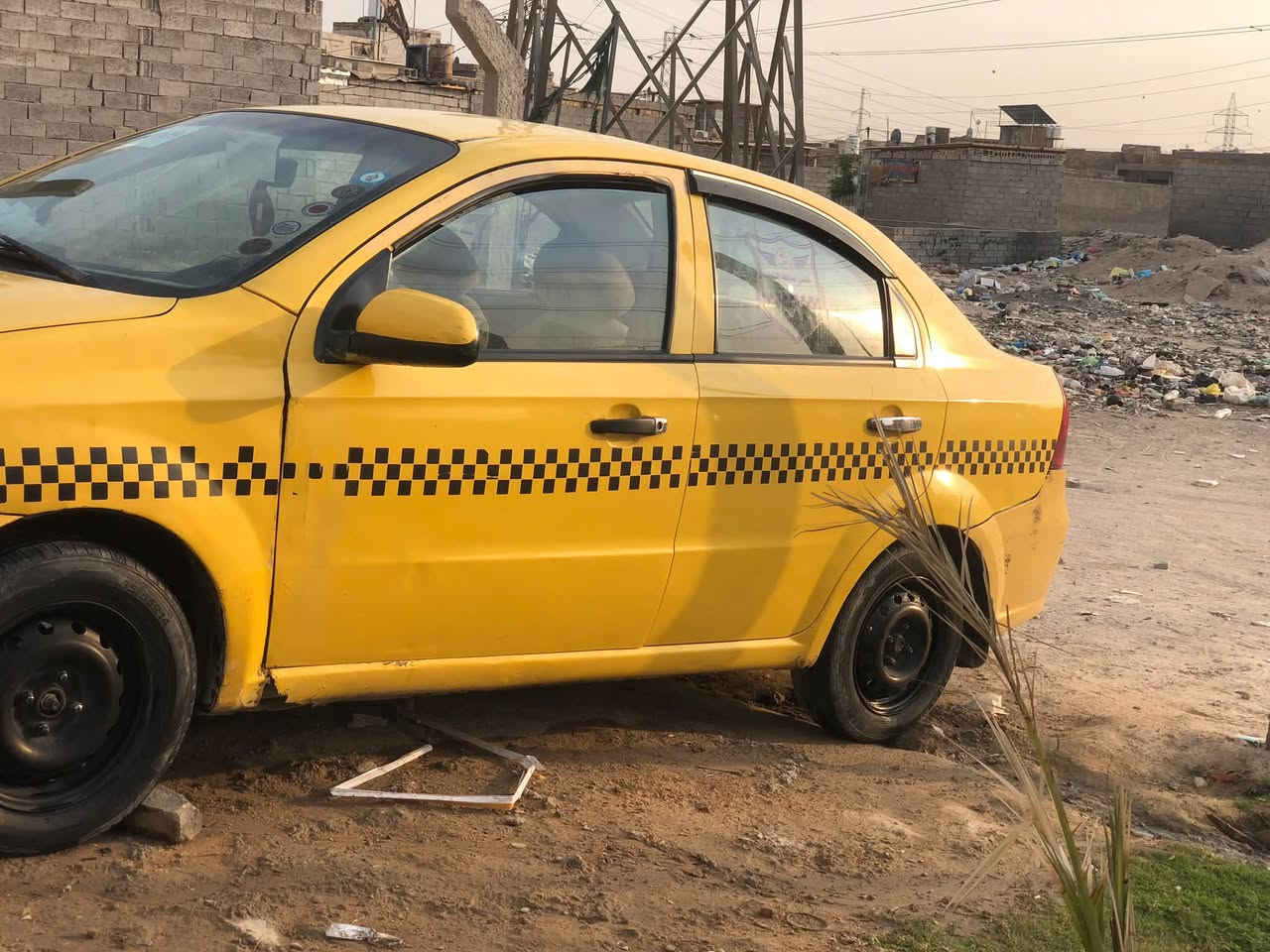 سلام عليك سياره افيو البيع موديل 9 جديده سياره جاهزه من كلشي ماعايزهً كلشي فقط جاملغً الخلفي ضربه بي معدله 
تبريد فقط غاز السعر مداور ثاني يوم رقم نكليزي السعر 46 رقمي***********

