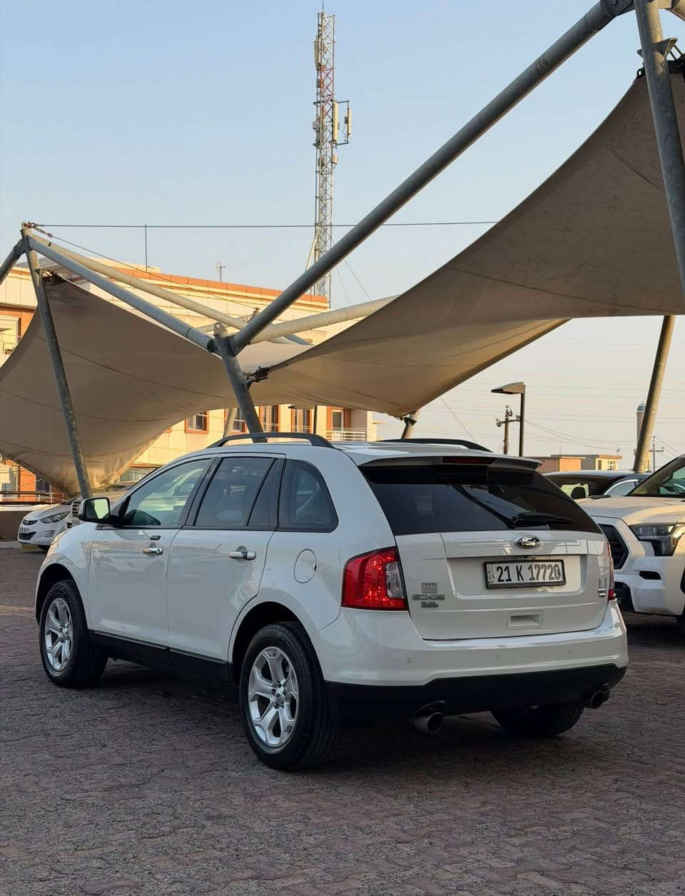 فورد ايدج مۆدێل ٢٠١١ سفرى شركه نیڤا
١٢٨ هەزار رۆیشتیە مەکینە شەش پستن مواسفات دەبل ئەکسل کیج ئەلیکترۆنی و سئ شاشەیە کۆدی سەردەرگا شاشە گەورەیە گوشین هیتەرە دوو پارجەو یەک بستی سبوغە 
*********** أربيل, العراق

