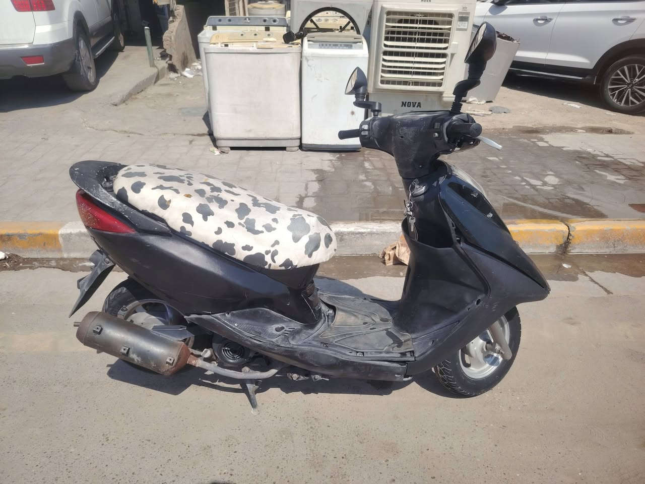 السلام عليكم بيع مستعجل
بريز للبيع
كهربائيات كلها شغاله الدراجه سلف نكرة
الكفرات بيها ملاحضات عوزه تنضيف كابريتر فلتر شوته 
مكينه نضيفه لا تبخير ولا تنقيص
السعر 400 وبيها مجال حك الجية
العنوان حي اور
***********
