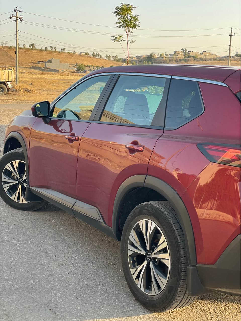 نیسان ڕۆگ مۆدێـل ٢٠٢٣   SV  AWD 
دەبڵ ئەکسل سـێ پستۆن 15 تۆربـۆ،
فـول مواسفات، بێ پانۆراما، سەیارەکە کلینە بەبێ لێدران و بەبێ سبوغ و بەبێ ئێرباگ، تەنها دوو جێی بچوکی PDRە،
زۆر جوان و بێ شوخت و قەپ و قۆپ و تەزرەیە، چوار تایەی تازە گۆڕاوە لەگەڵ ڕۆنی گێڕ و مەکینە،وەکالە بەناوی خۆمە بە شەرتی تەحویل و غەرامە.
58 مایـل ڕۆشتوە، 
گێڕ و مەکینە و تەبرید و ڕادار و بەردی گزۆز...هتد هەمووی بە شەرت،
نرخی ١٤٣$ 
*********** أربيل, العراق
