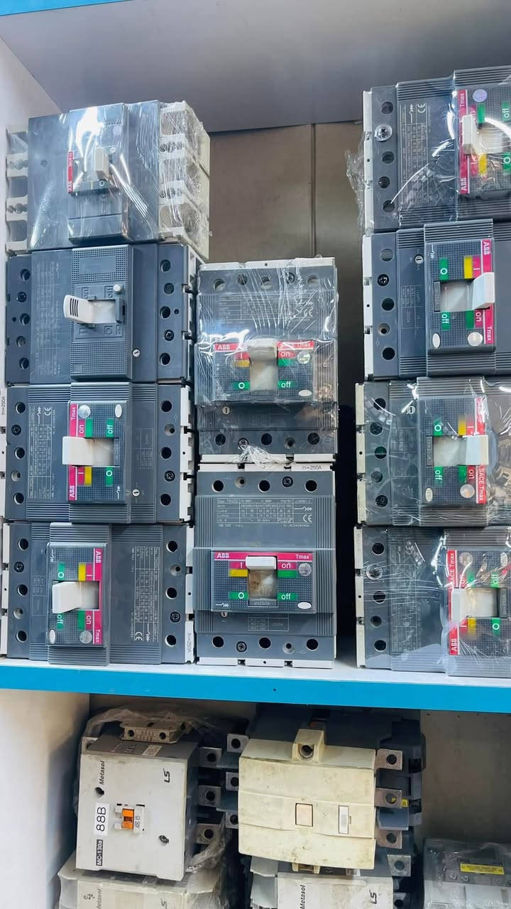 تم وصول كونتكترات وقواطع Abb
اصلي شرط الفحص‎%‎انسب الاسعار
كويل متغير وكويل ثابت✅❤️
عنوانه بغداد عكد النصارى خلف جامع ابو التمن مباشرة 
توجد خدمة توصيل 🚚 لكافة المحافظات @إشارة***********
