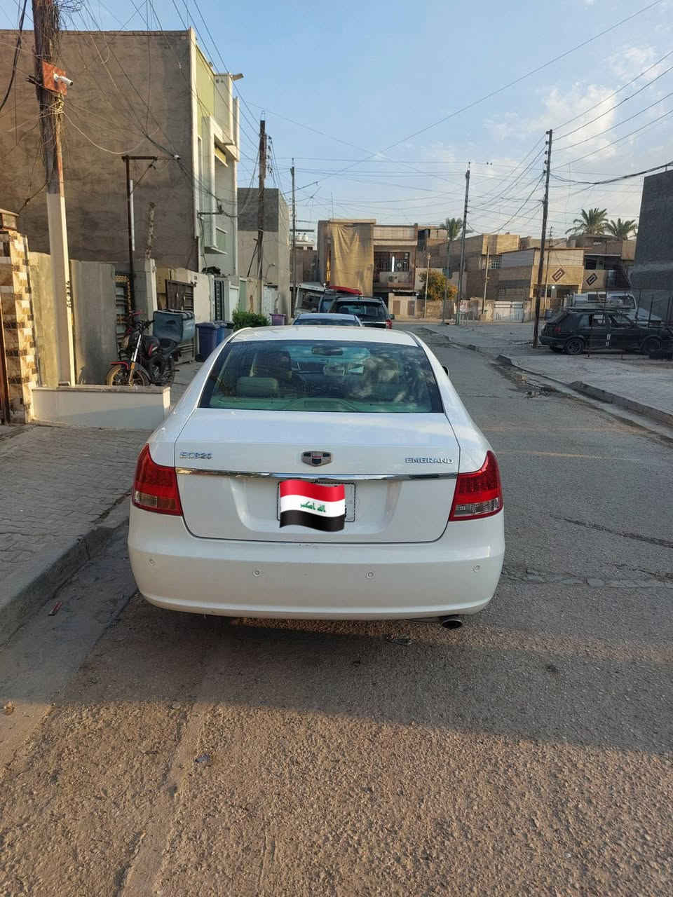 للبيع
مكينه ميسوبيشي المرغوب محرك 2000
السيارة بيها الباب الخلفيه من جهة الراكب
 بي طخه ومصلح 
 السياره بدون جراد
1-سلايت جام طكتين
2-اربعة جامات اوتو
3-مقاعد جلد+لونين
4-بردة خلفية بلادية
5- مرايات كهرباء
6-رسالة ترحيب
7- قطعتين تبريد 
8- تسعه ايرباك 
9-شاشه سمارت 
السيارة جديدة وبدون اي نقوصات 

كير +محرك درجة اولى شرط
تبريد شغال ثلج
تدفئة شغال
تايرات جديدة
صدر جديد

رقم جديد بابل (A) 
سنوية جديدة

السيارة شرط التحويل

المكان بغداد الدوره

السعر (80) وبيها مجال 

***********
***********
