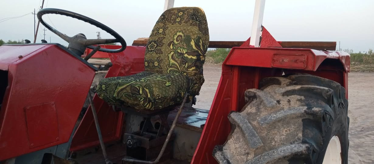 السلام عليكم للبيع مكينه نضيفه معيوده اعاده كامله كله جديد زوج تايرات جدد الكدام معه مرشه جديده راشه 30ترسه كوبره ام جناح الثقيل مكان واسط ***********
