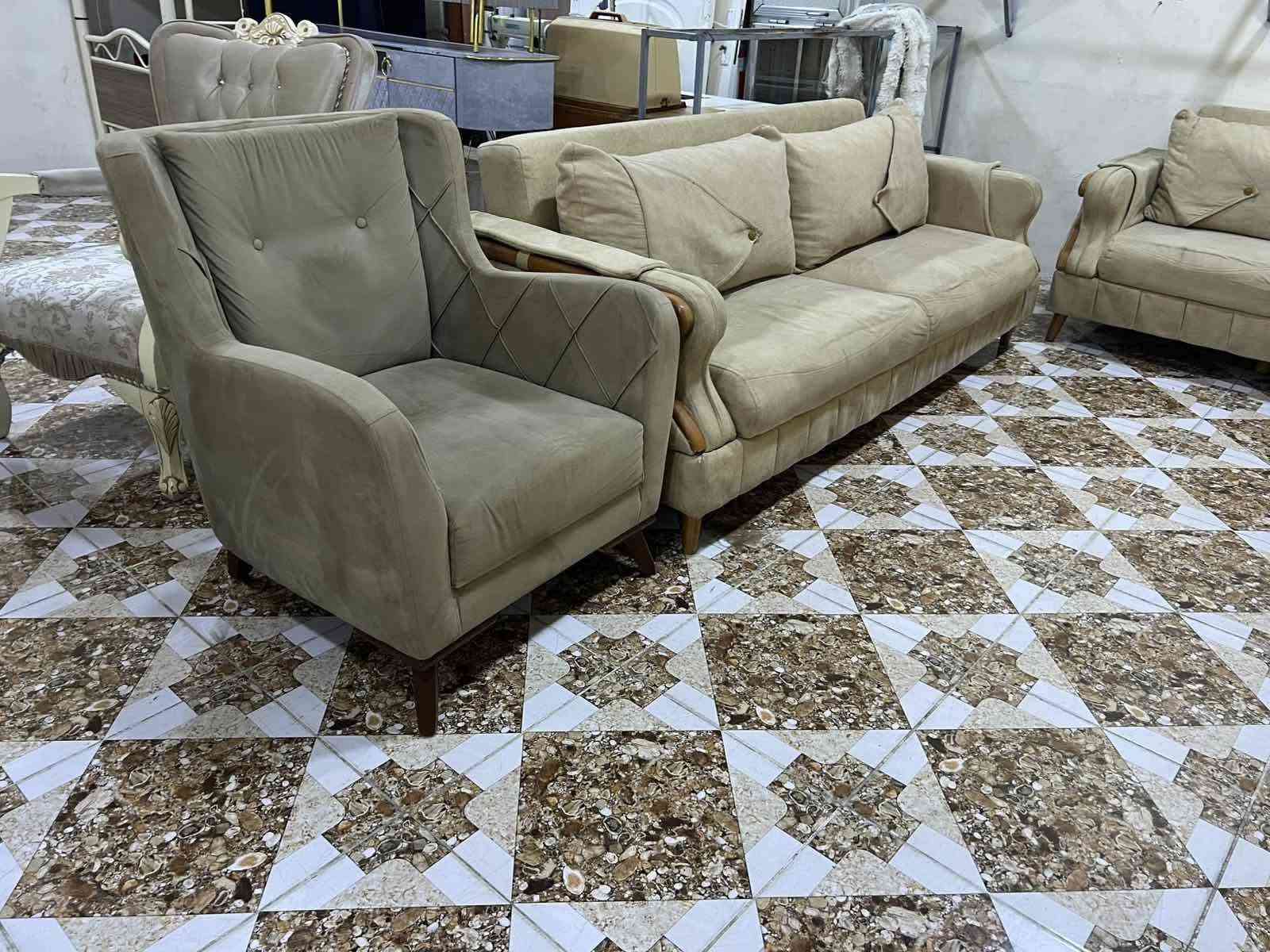 كنب • صوفا • بدون تفاصيل