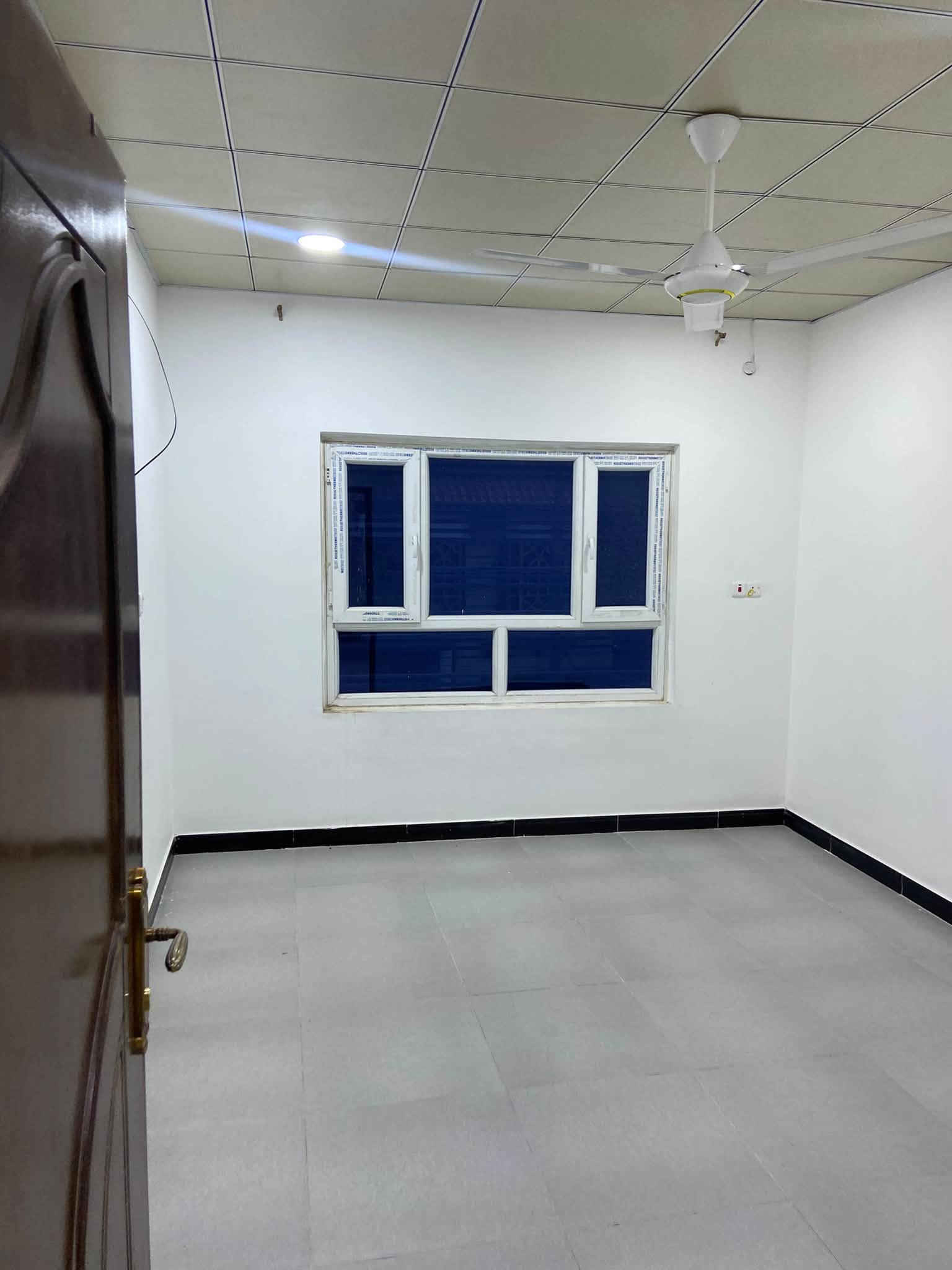 بيت للايجار في حي الخضراء طابقين بناء حديث يصلح سكني او عيادة او صالون
بيت للإيجار - الخضراء

طابقين بناء حديث

يتكون من:

• 4 غرف نوم

• صالة كبيرة

• كراج

• مجموعة صحيات

يناسب للسكن أو صالون أو عيادة

البيت ايضا مجهز بكاونتر

سعر الإيجار: 1,300,000 شهرياً

للاستفسار اكثر ***********
