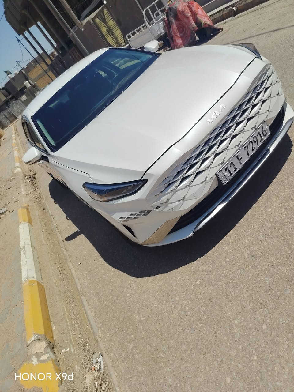 السلام عليكم
للبيع kia K8  ٠٠٠

موديل 24 ٠٠٠٠

غاز اصل 80 لتر  ٠٠٠٠٠٠

السياره 6 سلندر 

قطعتين تبريد 
بصمتين 
داخل جلد اسود ٠٠

كشن لسائق تتدفه _ تبريد  _ مساج

المقود تتدفه

4 انظمه قياده 

لايت زنون بلادي مع اوتو 

رادار +تحديد مسار  ملاحظه موجود منفاخ

وبعد هواي بيه مواصفات هوايه كفاله عامه رقم شهداء بغداد 

السعر ٢٠٠ قابل للتفاوض

للاستفسار ***********

نص مكتوب في الصور:
- HONOR X9d