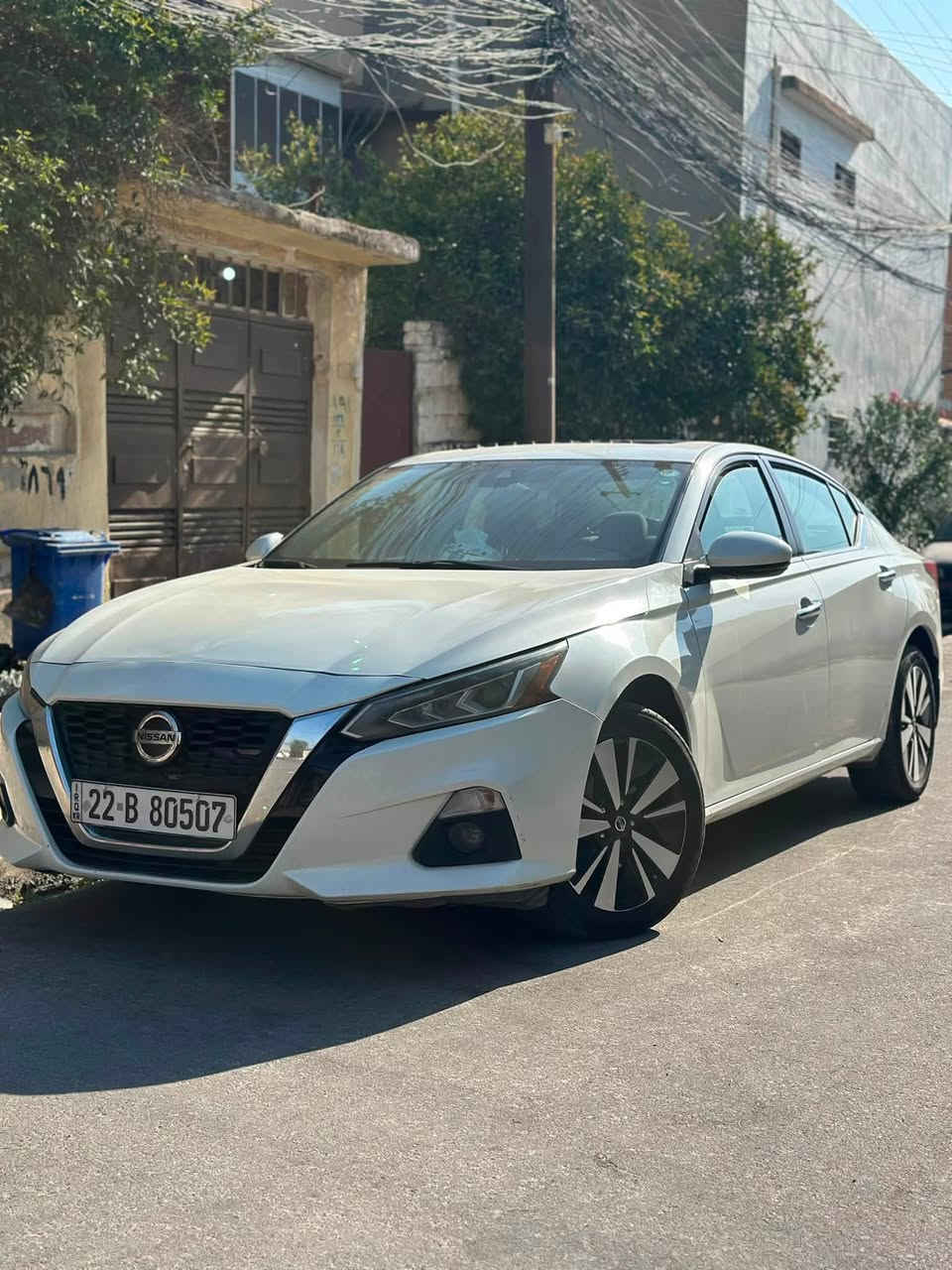 السلام عليكم 
نيسان التيما SVفول واحد على واحد 
شتريد من المواصفات موجوده 
لادارات فتل 
بصمه
هندبريك بصمه 
اوتو هولد 
توقف ذاتي 
ضرر بوند جاملو بدون دواخل وبدون ايربك 
السياره ٦٥ ميل 
المكان الموصل اربيل 
الااستفسار عل الارقام 
***********
***********
