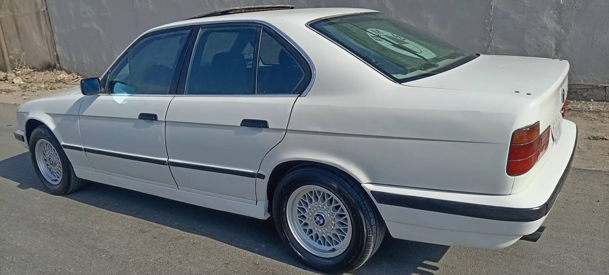 BMW 520مكينه فل
رقم الماني نينوئ سنويه 28
شرط المكينه والكير عادي
كهرئيات كلها شغاله
تايرات وباتري جديد
طخمها جديد
صبغ جاملغ بدون اي ضرر
شرط بدون كص
واترايك وين مايعجبك
شرط التحويل
السعر 40
***********
***********
