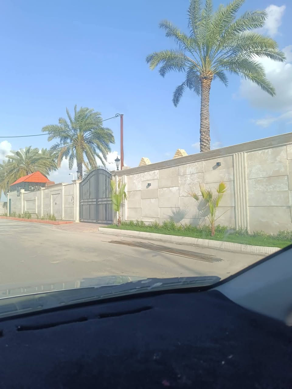 للبيع قطعة أرض في مجمع الزمرد – الدورة / نهايه بعيثة بدايه عرب جبور
🔹 المساحة: 1000 متر مربع زنجيل على شارعين 12-10
🔹 الواجهة: 26 و نزال 39.5
🔹 الموقع:– مجمع الزمرد / الدورة – نهايه بعيثة بدايه عرب جبور على 
🔹 السعر: ١٤٠ مليون دينار عراقي
🔹توجد خدمات ماء - كهرباء - تصريف مياة امطار - تبليط 
📞 للتواصل المباشر واتساب :
***********
