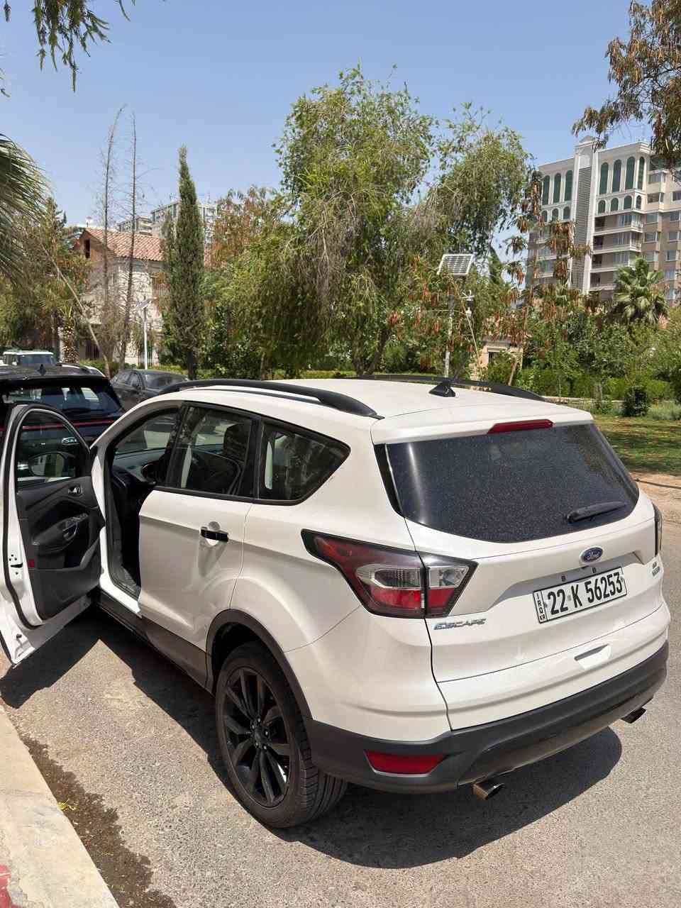 فۆرد ئەسکیپ (Ford Escape) بۆ فرۆشتن 2018 escape SE 

🚗 ئۆتۆمبێل پاک و زۆر باش پارێزراوە.
✅ موتۆر و گێربۆکس بيكيشه 
سبوخ ٣ بارجه بيژوره وه 
✅ گونجاوە بۆ بەکارهێنانی ڕۆژانە و گەشت.

📍 شوێن: هەولێر

💰 نرخ: (١٠٥ )
*********** 
تکایە تەنها خریاری جدی پەیوەندی بکات.

للبيع – فورد إسكيب (Ford Escape) ٢٠١٨ اساي 

🚘 سيارة نظيفة جداً ومحافظة عليها.
✅ المحرك والجير بحالة ممتازة.
✅ جاهزة للاستخدام ولا تحتاج إلى أي مصاريف.
✅ مناسبة للاستخدام اليومي والسفر.
٣ قطعه صبخ بدون داخل 
 
*********** أربيل, العراق
