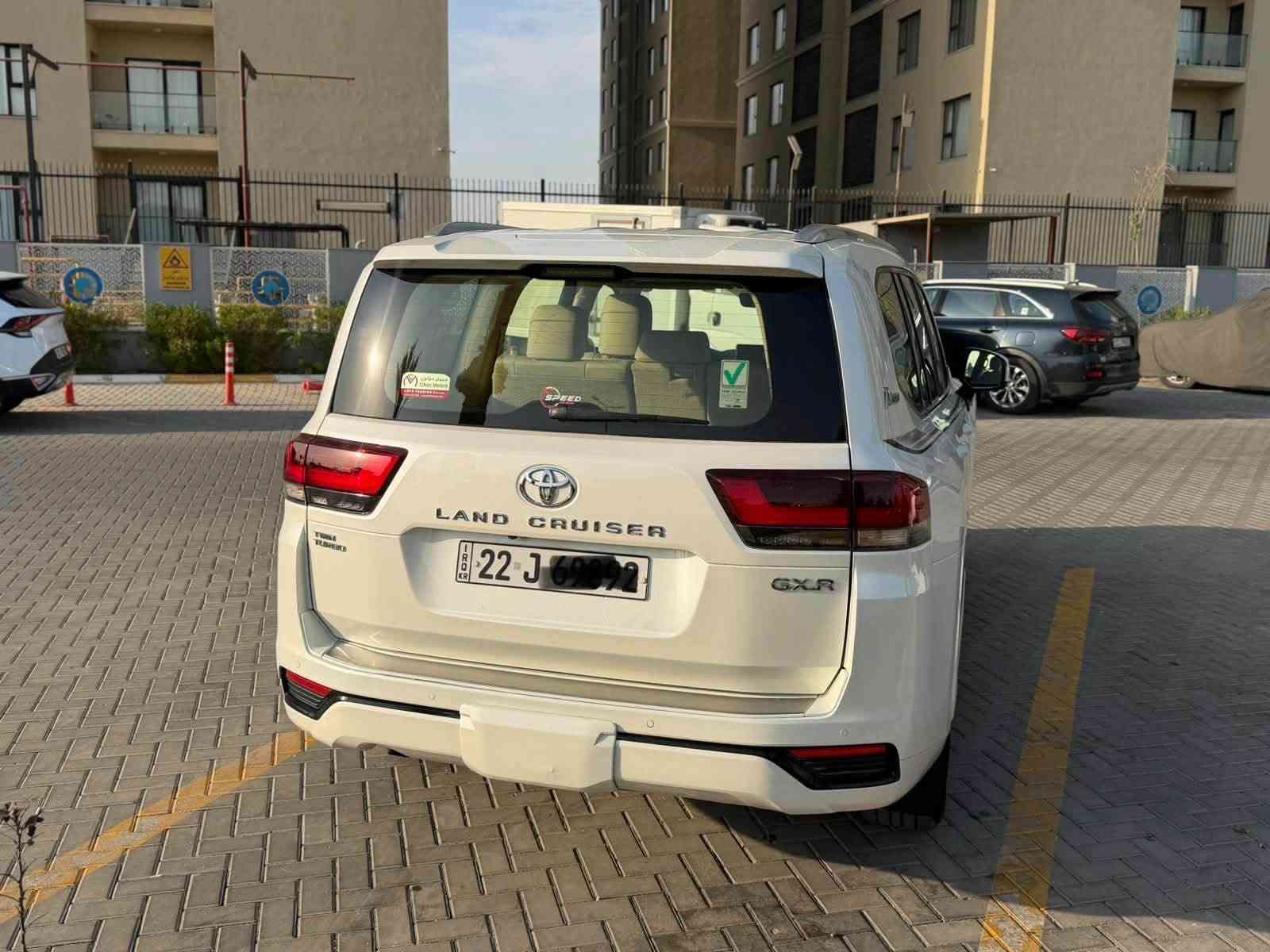 تويوتا لاندكروز 2022 ساز مكينه توين تيربو بدون فتح على وضع الشركة ماشيه 85 الف
رقم اربيل تحويل ثاني يوم 

السياره فول مواصفات 
برده خلفية 
شاشة كبيرة 
تبريد كشن 
كراسي كهرباء 
جنطه كهرباء
ماوس مود درايف 

السياره مكفوله من الصبغ والتبديل 
بيها مكانين تعديل PDR بي دي ار 

السعر 590 ورقة 

***********  

مكان السياره بغداد
