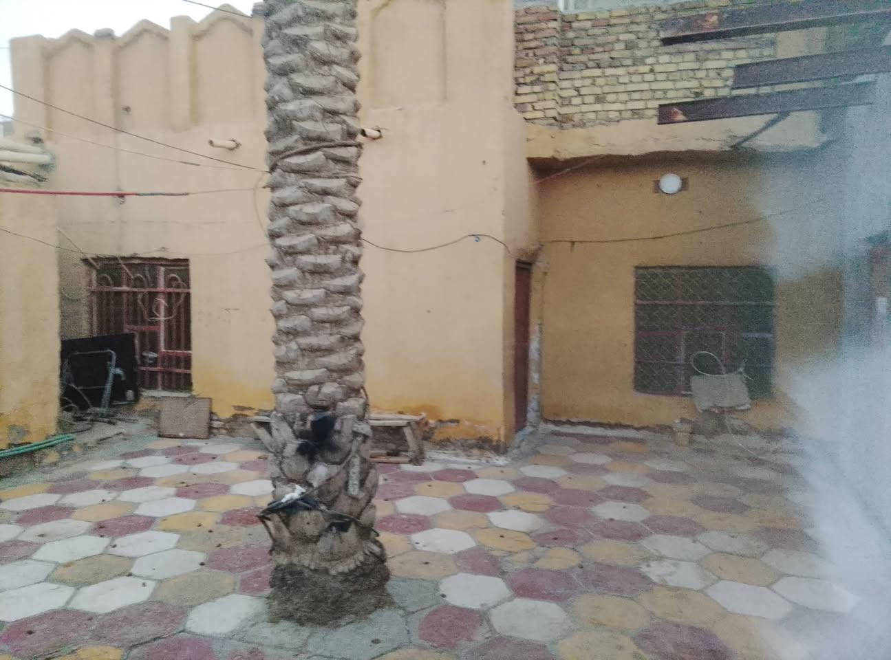 بيت طابو صرف للبيع المساحه 230،البيت يتكون من اربع غرف نوم وصاله وديوانيه وحمامات خارجيه وداخليه 
البيت طابقين العنوان الصوب الثاني يم محطات الماي الارز 
للاستفسار الاتصال ع الرقم ***********
