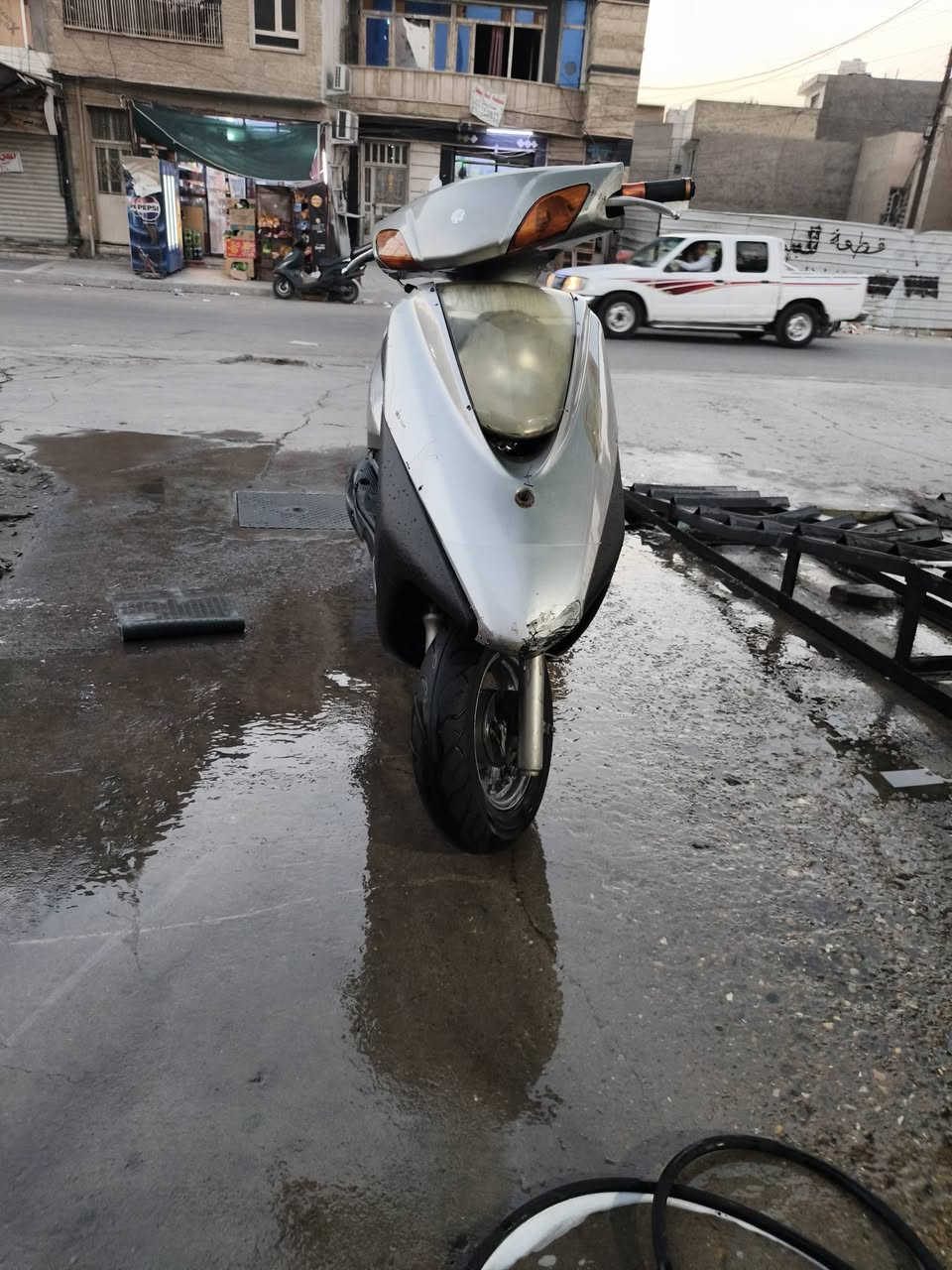 سلام عليكم دراجه بريز سرعه ١٤٠ محرك خير من الله نكره بكل وقت شلعه ومعدل لانضوح لاتبخير لاتنقيص كهرباءيات كلها شغاله تايراتها جدد كفرات بلاديه دوشمه جديده بريكات خلفي وامامي دراجه مكفوله من اسرقه تاخذها من البيت واسويلك مكاتبه  دراجه خير من الله رايدها ب٣٧٥ وبيها مجال مكاني بغداد البلديات لتواصل ***********
