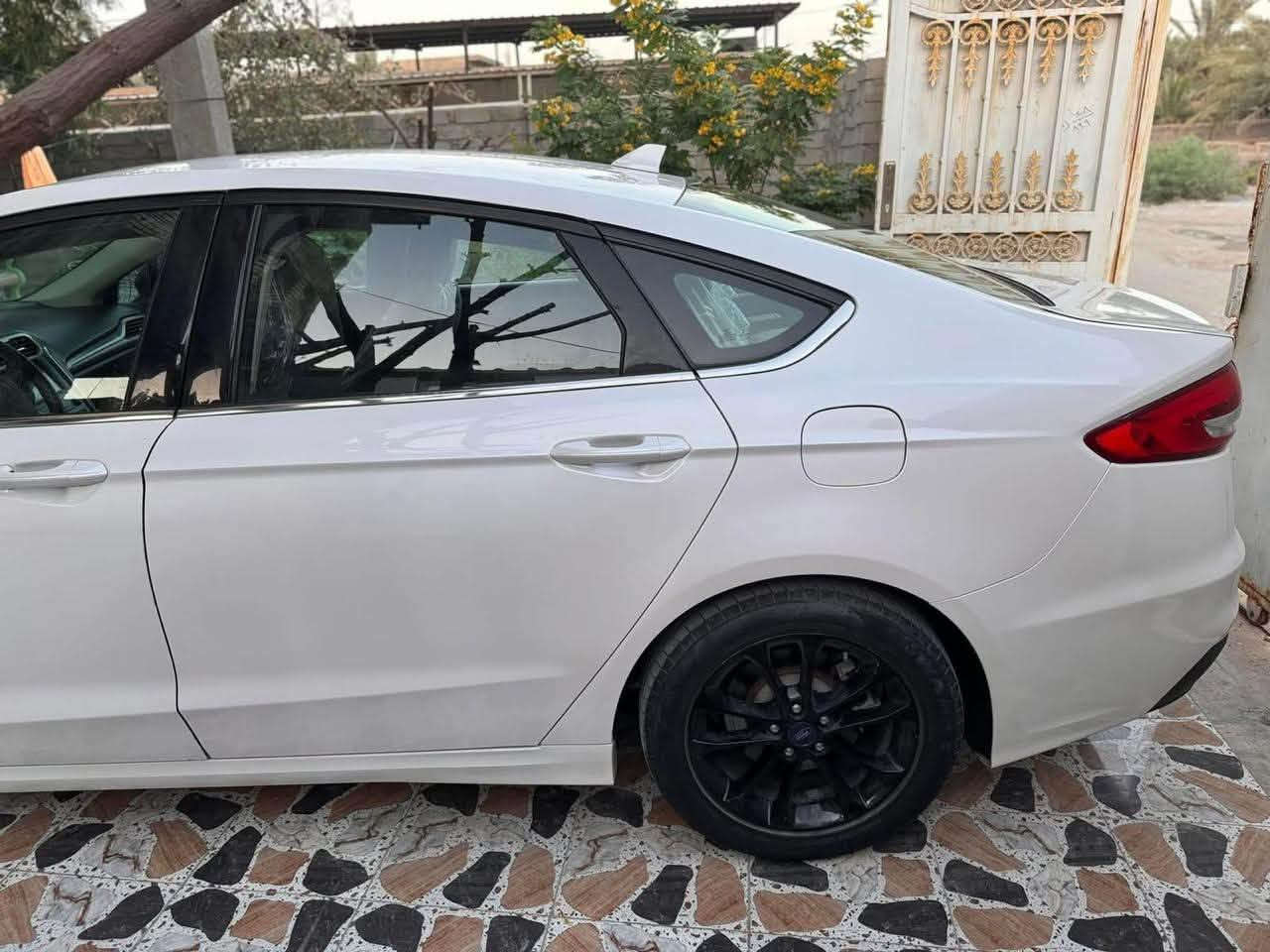 فيوجن se 2019
رقم اربيل الجديد
البصرة 
ضرر بنيد 
وچاملغ 
وباب السايق 
يعني بيها 3 قطع 
بدون إرباك 
سنويه لل 2030
السعر 110 وبيها مجال
البصره القرنه 
***********
