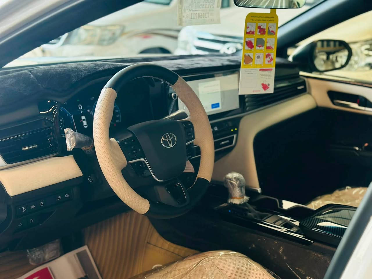 تويوتا كامري GLE موديل 2026 – وارد الخليج 🇯🇵
ضمان شركه سياره (بانزين )

فول مواصفات 

✅ محرك 2.5 لتر 4 سلندر
✅ دفع أمامي (FWD)
✅ فتحة سقف بانوراما
✅ إنارة LED أمامية وخلفية مع DRL
✅ شاشة معلومات وترفيه 12.3 إنج
✅ Apple CarPlay و Android 
✅ شاحن لاسلكي للجوال
✅ مقاعد جلد كهربائية
✅ تبريد وتسخين للمقاعد الأمامية
✅ كاميرا خلفية + حساسات أمامية وخلفية
✅ رادار أمامي (Adaptive Cruise Control)
✅ نظام الحفاظ على المسار (Lane Keep Assist)
✅ نظام التحذير من النقطة العمياء (Blind Spot Monitor)
✅ نظام Toyota Safety Sense 3.0
✅ تشغيل بصمة + دخول ذكي
برده خلفيه وبعد مواصفات معروفه 

مكانها كلار 
للستفسار ***********
