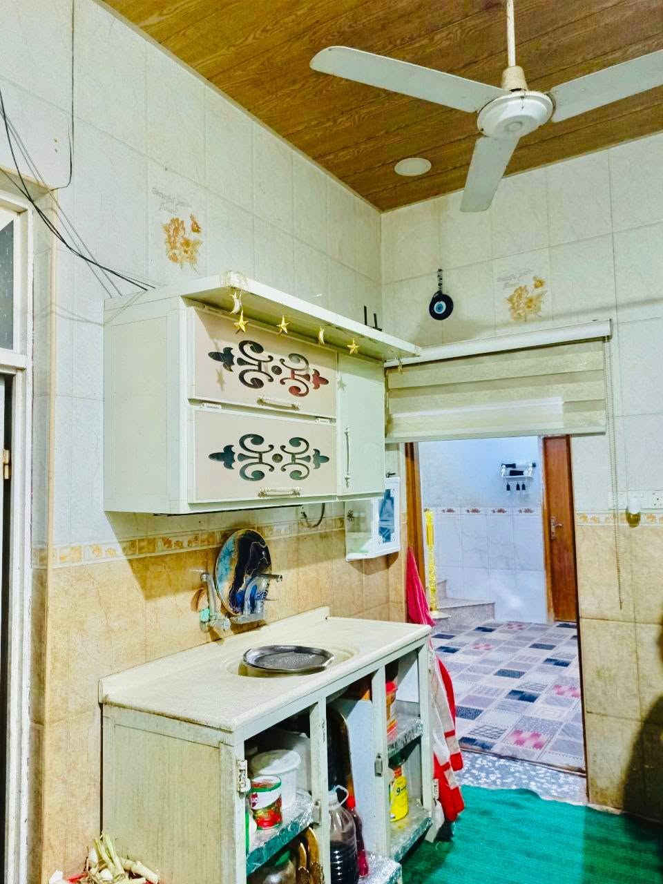 السلام عليكم 
دار 100 متر للبيع الاساس تجعيب بناء بلوك سقف عكاده يحتوي على غرفه او صاله او مطبخ واستقبال او صحيات داخليه او خارجيه 
السعر (30)مليون او بي مجال
 العنوان: النجف الاشرف / شار ع المعمل  /خلف مدرسه علي الرماحي 
للاستفسار  مكتب المهندس 
***********
***********
