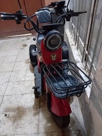 دراجه شحن ثلاثيه نضيفه كلش واستخدام قليل ٤ بطاريات بعدهن بالكارتون تجي...