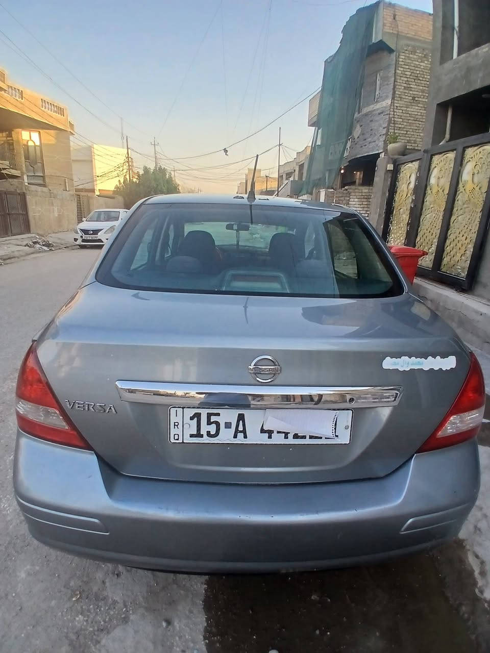 سياره نيسان فيرسا موديل 2009 رقم انبار بأسمي بيها ضربه من الامام  بيها طخات باب السايق والباب الخلف السايق وغير هذا ما اعرف تجي وتشوف انت محرك بدلته قبل 3 أشهر محرك 2000 صدر قبل شهر بدلته طبلات وفرممه ومشط باتري جديد تايرات نظيفه تدفئه وتبريد شغالات غرفة السياره يريدلها ترتيب فقط.   
السعر 65 وبيها مجال 
للاتصال *********** واتساب فقط
