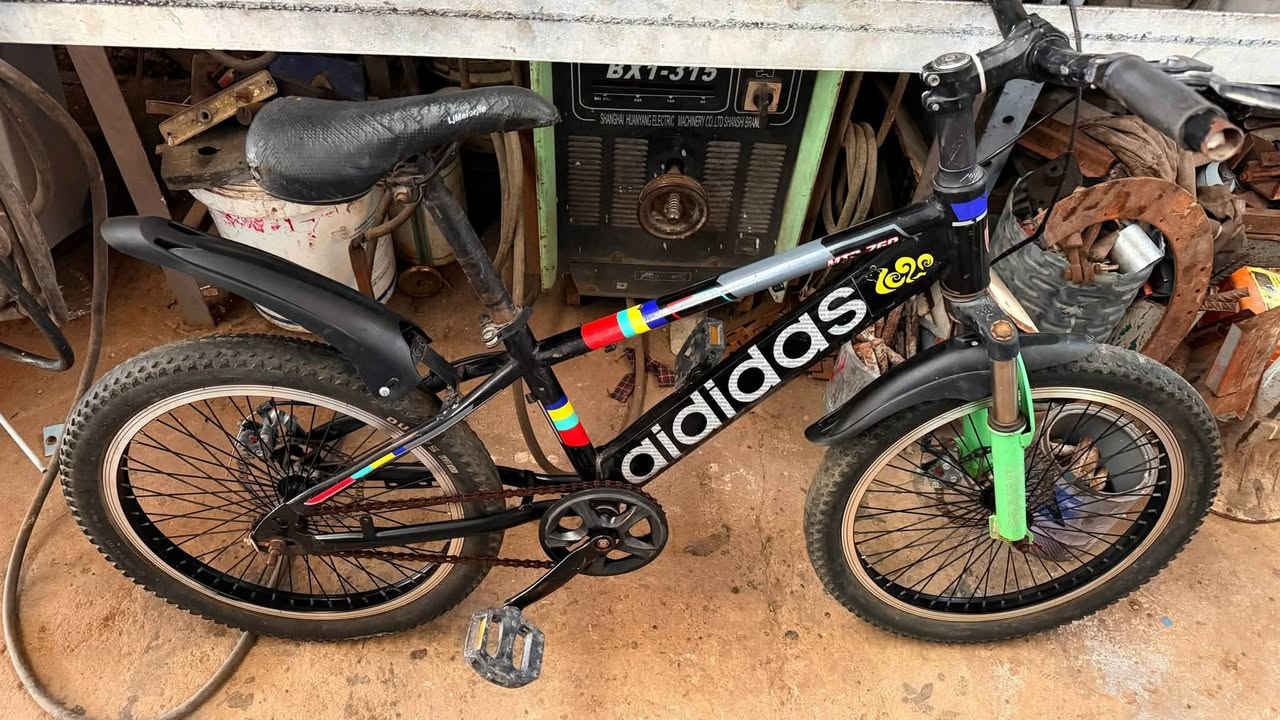بايسكلات احجام ]20,22,24]🚲
✨الاسعار مكتوبة في الصورة ✨
للاستفسار على الاسعار اتصل على الرقم{[***********]} او خاص
« جميع الاسعار قابلة للتفاوض »🩵

نص مكتوب في الصور:
- حجم 24 السعر 60
- حجم 20 السعر 45
- حجم 22 السعر 45