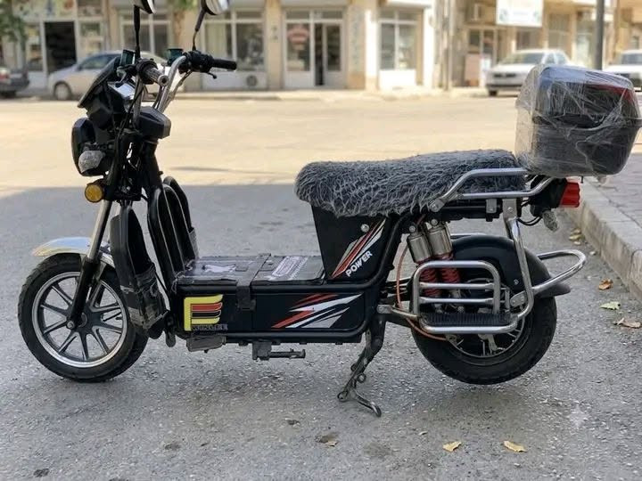 دراجة شحن للبيع نضافه فول 
بطاريات نضيفه
السعر 400
يرهم مراوس بايراني 
وانطي فرق مكان بروانه 
***********
