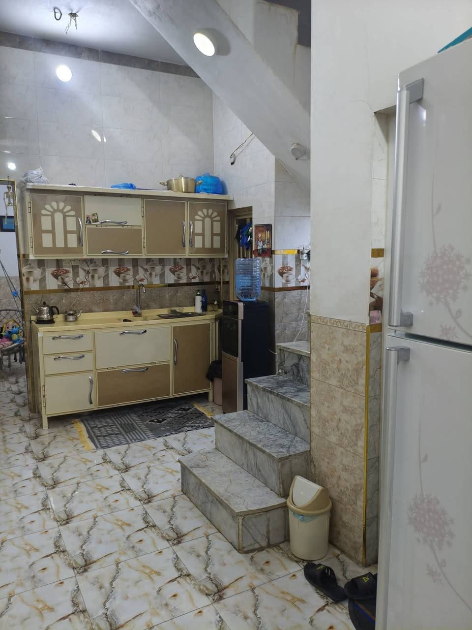 بيت للبيع مساحة ١٠٠م
واجهة ٥م ونزال ٢٠م 
بناء حديث طابوك وصب كونكريت 
طابق واحد 
الموقع /صوب الشامية /نهاية شارع الأمام علي بداية طريق المشاية

الخدمات /ماي وكهرباء ومجاري وسحب مولد 
عرض الشارع ١٠م 

للمعلومة يحتوي البيت ع وصل تطويب 

السعر ١٣٥ 

اتصال ***********    واتساب ***********
