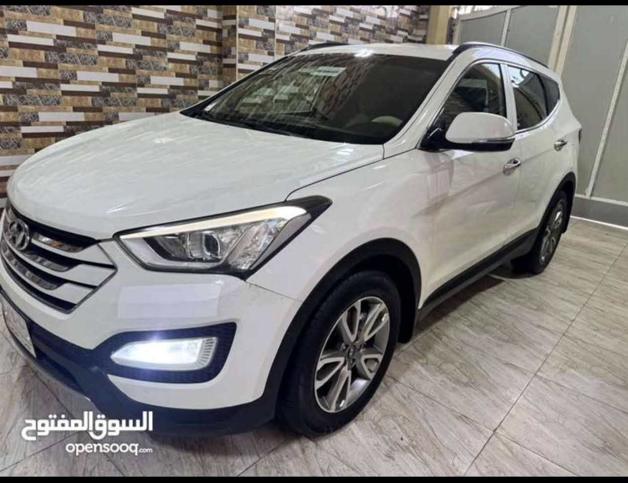 سنتافي ٢٠١٥ خليجي
٦ سلندر  فورويل 
مكفولة من الضربة والصبغ فقط طخات بسيطة 
سيارة ماشية ١١٧ الف كيلو منظومة تبريد جديدة سيارة مامتعوبة  تحويل مباشر سنوية بأسمي 
العنوان / بصرة كرمة علي 
السعر ١٦٥ وبيها مجال بسيط
***********

نص مكتوب في الصور:
- السوق المفتوح opensooq.com
- 3 / 7
- السوق المفتوح
- opensooq.com
- دردش
- 077221100XX
