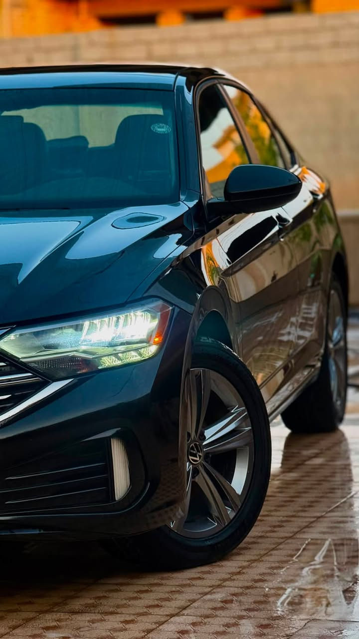 🚘 للبيع فولكس فاغن جيتا Volkswagen Jetta 2024 SE

سيارة نظيفة جداً ومعتنى بها، استخدام شخصي، بحالة ممتازة من الداخل والخارج، وشكلها على الطبيعة أجمل من الصور.

المواصفات:

🔹 الموديل: 2024 SE
🔹 المحرك: 1.5 Turbo
🔹 القير: أوتوماتيك
🔹 اللون: أسود 🖤
🔹 الممشى: 35,000 كم
🔹 فتحة سقف
🔹 تشغيل بصمة ودخول ذكي
🔹 شاشة وسطية
🔹 كاميرا خلفية
🔹 رادار وأنظمة أمان
🔹 نقطة عمياء
🔹 مانع انزلاق
🔹 تحكم بالمقود
🔹 مثبت سرعة
🔹 حساسات
🔹 جنوط ألمنيوم
🔹 تخم تاير جديد
🔹 صبغ مكفول
🔹 هزة جديدة
🔹 تحويل ثاني يوم

📍 الموقع: صلاح الدين / الدجيل

💰 السعر: يحدد عند التواصل
📞 للتواصل: ***********

الفحص على المشتري وفي أي مكان يختاره، والسيارة تستاهل.
