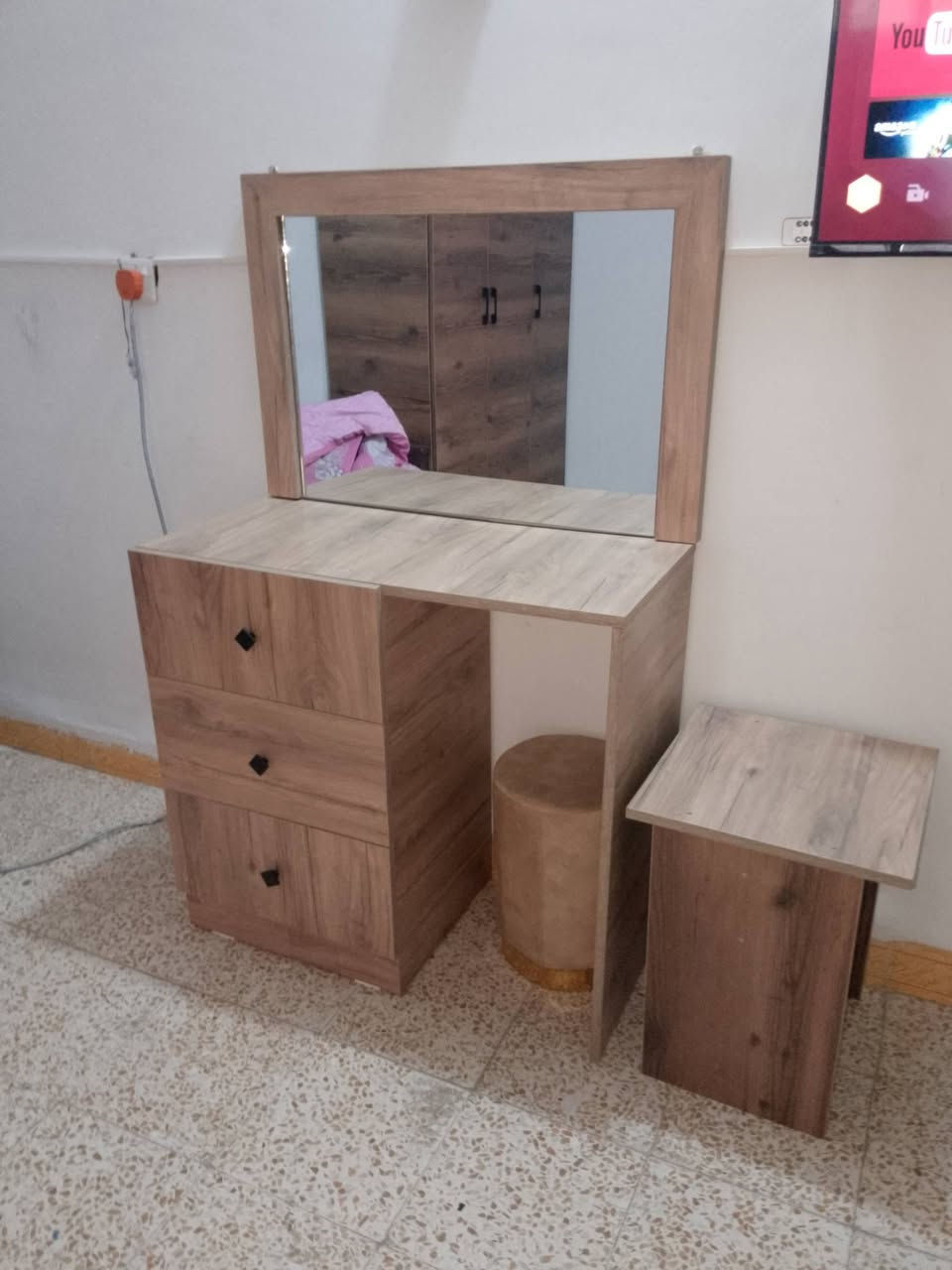 للبيع غرفه نوم تركي ماركه 6قطع مستعمل شهر للاستفسار اتصل على الرقم ***********
