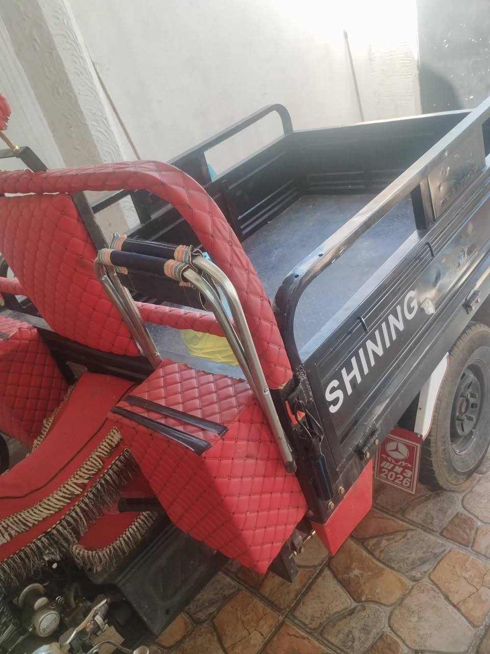 ستوته للبيع فحل لون اسود موديل 2021نضيفه فول منفيس بيها ستوته مال رزق عنوان كركوك حي  عسكري للاتصال ***********
