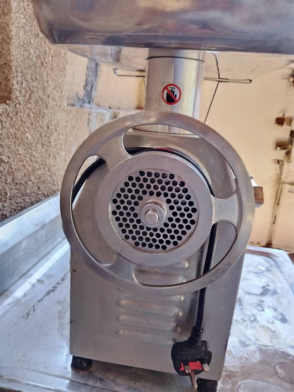 السلام عليكم مكينه كير بوكس حجم ٢٢نظيفه للبيع اللاستفسار اتصل على الرقم***********
