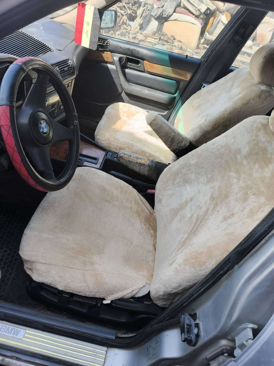 سلام عليكم بيأم موديل 90 سنوية جديدة كامله تبريد شغال صدر جديد امامي خلفي  تحويل مباشر سعرر 42 وبيها مجال المكان ديالى الخالص لل ستفساار ***********
