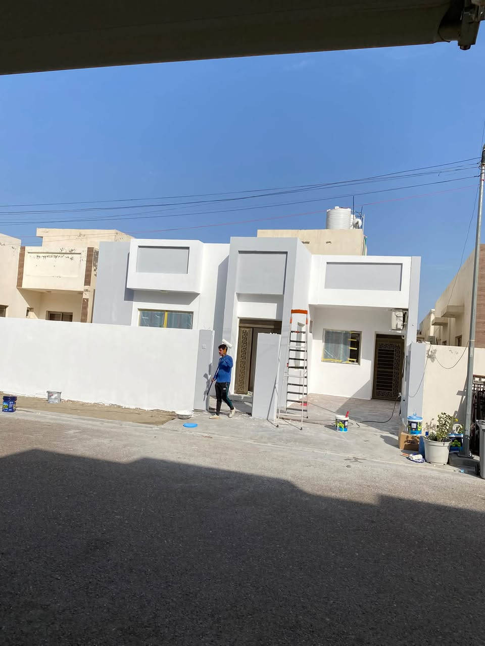صباغ متفرغ • طلس مانع رطوبة • ورق جدران