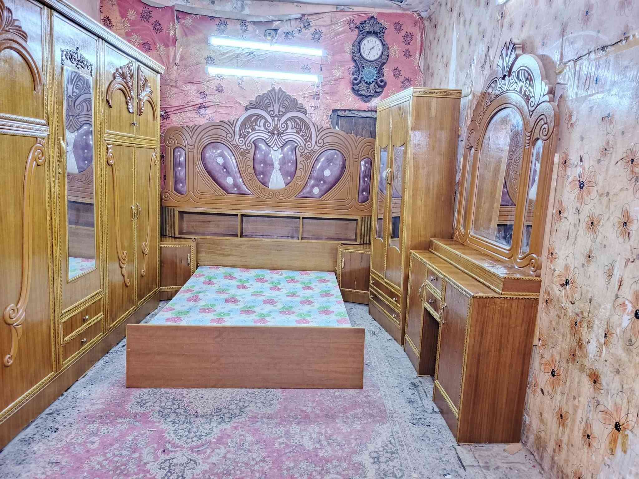 غرفه اخشاب خمس ابواب ملحق للبيع ***********السعر 650صاج الزاويه كنتوريه موديل حديث العنوان بغداد وكو توصيل متواجد وتساب
