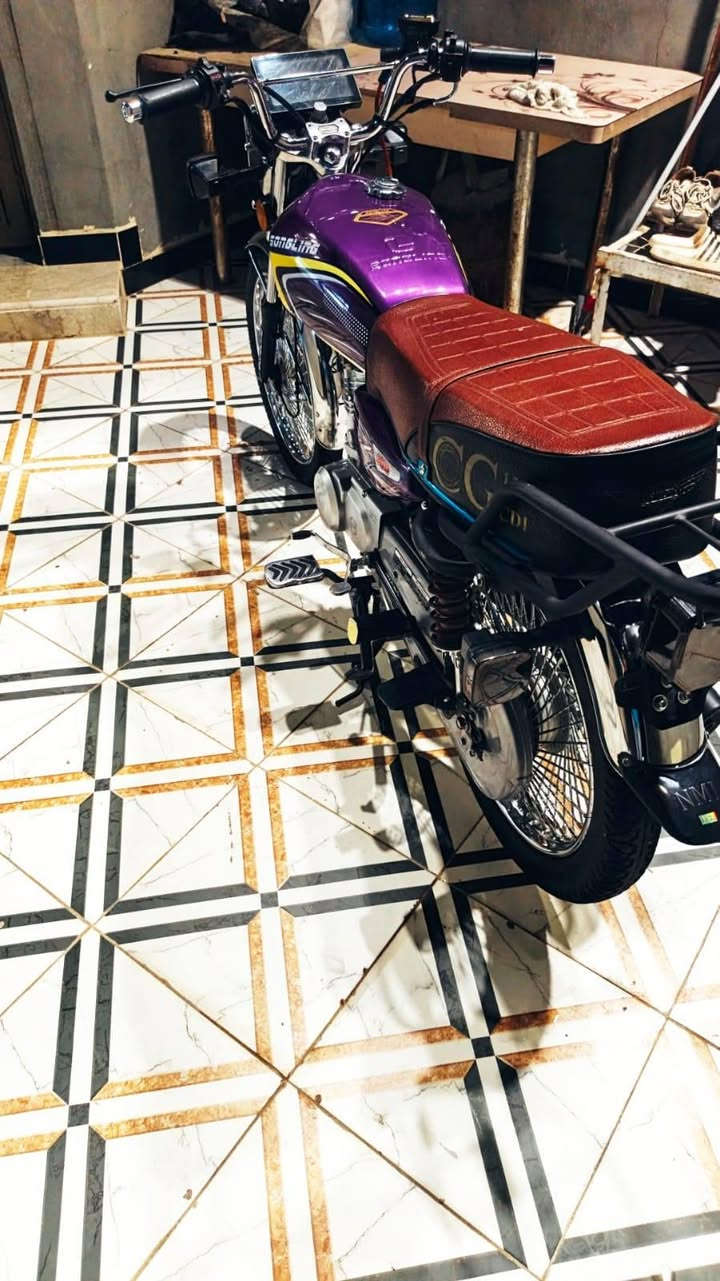 تحية طيبة 🌹
دراجة سونك ٤ كير موديل 26
شاشة تشتغل نص والباقي كله كفاله عامة
اوراق بغداد استنساخ 
مكاني وسط العزيزية
السعر ٧٧٥ وبيها مجال قليل
***********
***********
