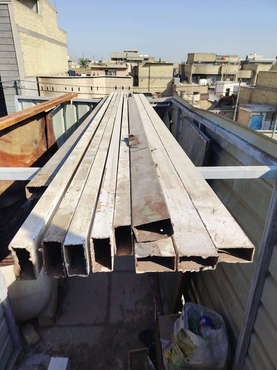سلام عليكم شخاط للبيع عدد 10 طول 4 متر مصبوغ أبيض 
دنكه 4 مليم طول 3 متر + طول مترين 290+ طول متر 135 مكاني بغداد الشعله
***********
