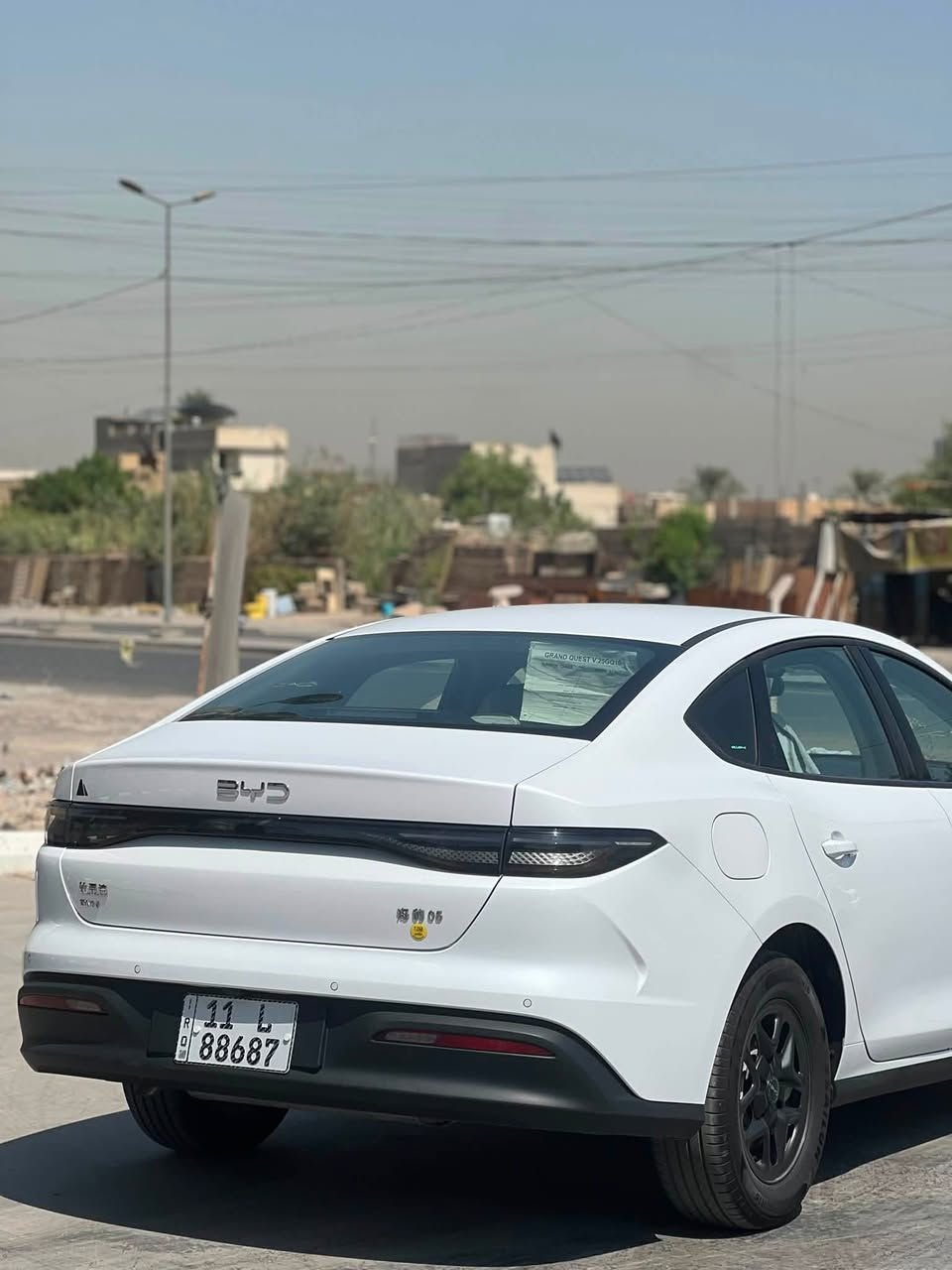 سلام عليكم
BYDللبيع فقط 
موديل 2025
ماشيه سياره 25000الف
سياره بيه رصعه بالجاملغ الامامي 
ودعاميه موضحه بالصوره 
سياره كامله مع ملحقاته 
مكان سياره بغداد حي الاعلام 
سعر 20مليون 200الف وبيه مجال 
***********
