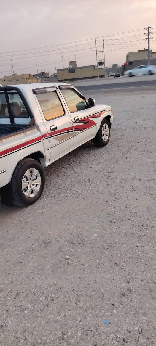 سلام عليكم دير للبيع  موديل ٢٠٠٦رقم بابل مشروع وطني سنويه لغايه ٢٧ تحويل مباشر سياره عله وضع شركه مكينه وكير وحداديه جدد  مكانه ديوانيه البدير رقم *********** سعر ٣٥ وبيه مجال

