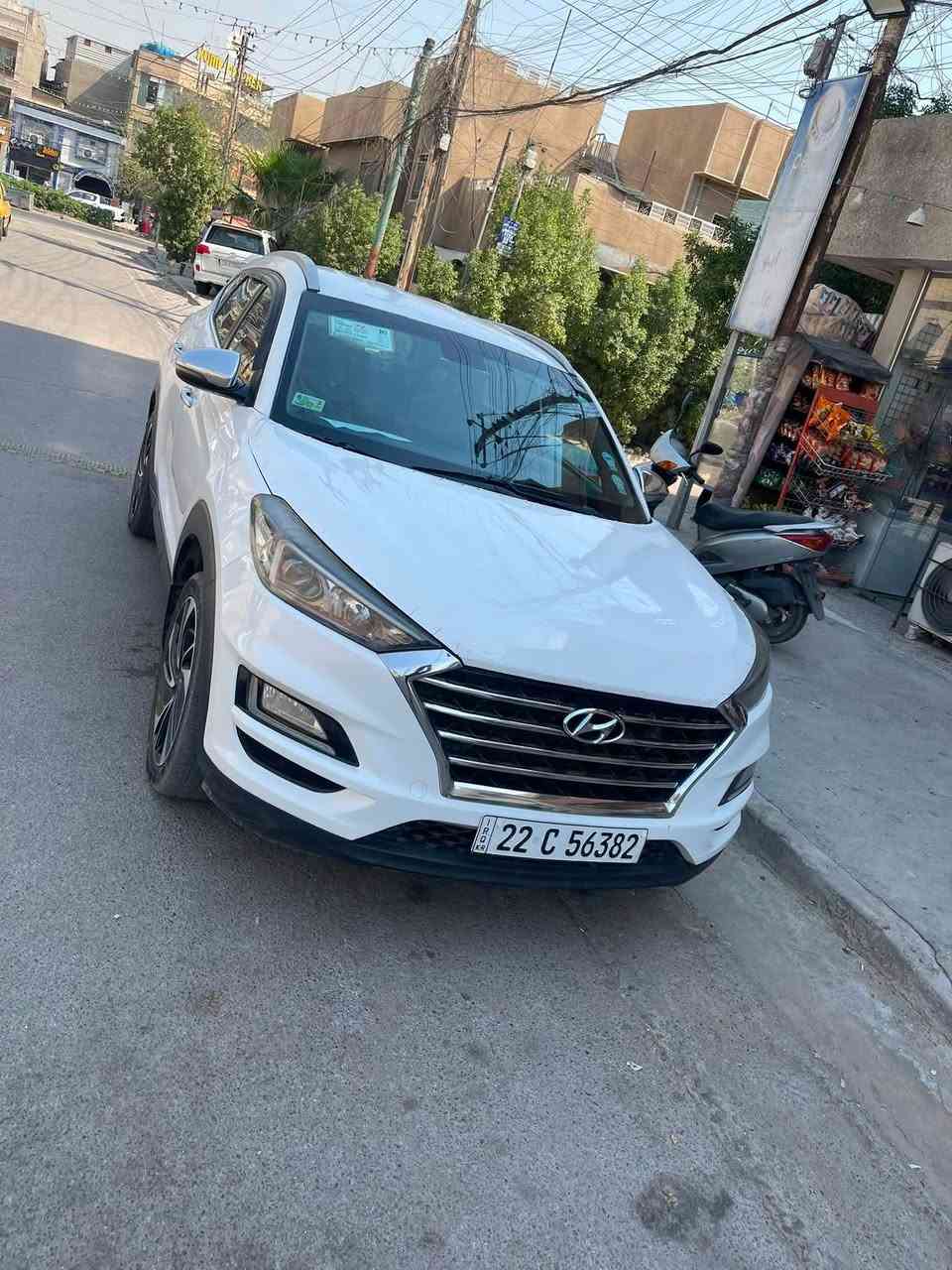 السلام عليكم 
توسان 2019 خليجيه 
مكينه 2000 دوش 
مواصفات: بصمه ومري شفط وشاحن لاسلكي وكشافات وترحيب بيبان 
السيارة بيها مكانات صبغ ابيع عام 
وطختها من ورا 
السعر 120 
الشراي يتصل ***********
العنوان بغداد 
ورقم السيارة اربيل وشرط التحويل
