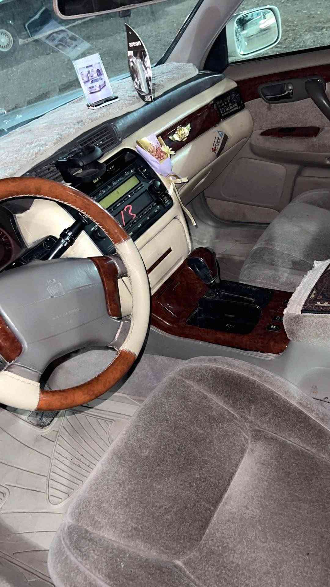 بەناوی خوای گەورە 
مەلیکە بڕاوە ٢٠٠٢ کۆدی بۆ کراوە
مەکینەی vvt مەرخوب 
بەشەرتی گێڕ و مەکینە 
سەقف و کەڤەری بەشەرت
سەقفی شوشەیە 
تایەو ویلی لۆک 
جوانکاری بۆ کراوە 
تەقەو رەقە بەشەرت
٣٢گەڵاو مەعمەلە
رەقەم:*********** حلبجة, السليمانية
