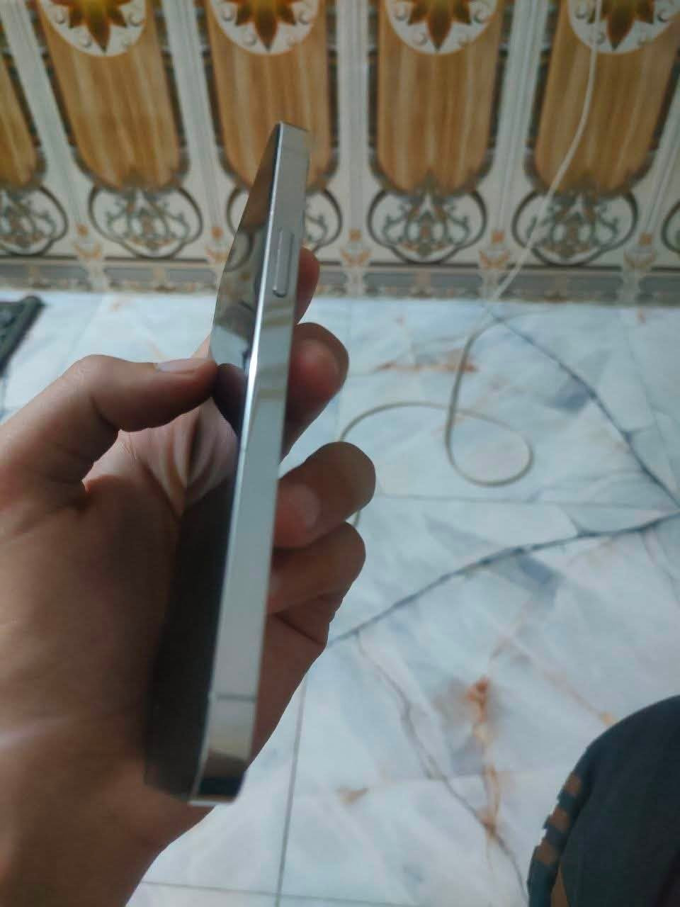 ايفون 12 برو فقط
ذاكره 128 
الون ابيض ع ذهبي 
مبدل شاشه اصليه (تفصيخ)
وكذالك بطاريه مال ابل (تفصيخ) 
والبطاريه 84 
والشاشه ثلاث خيارات 
السعرر 280 وبي مجال بسيط للطيبين امثالي 
ومكاني بغدادددد بغدادد؟ 
وماعندي توصيلل
للتواصل خاص او عالرقم….
***********
