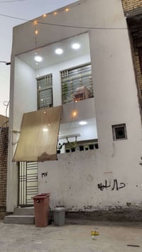 ٥٠م • ٣ طوابق • صالة ومطبخ