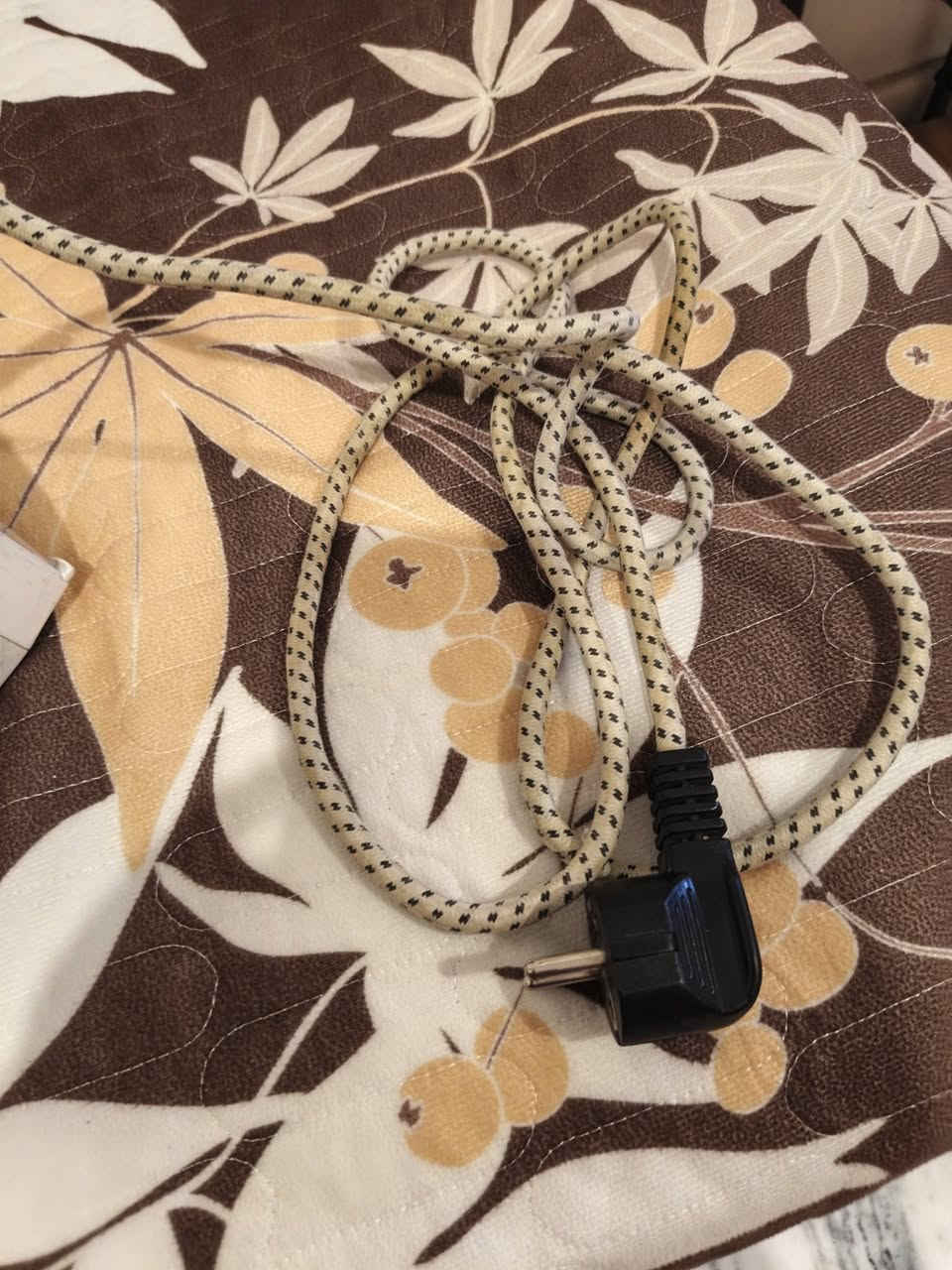 أوتي للبيع  سعره ١٥ ألف وبي مجال
***********
