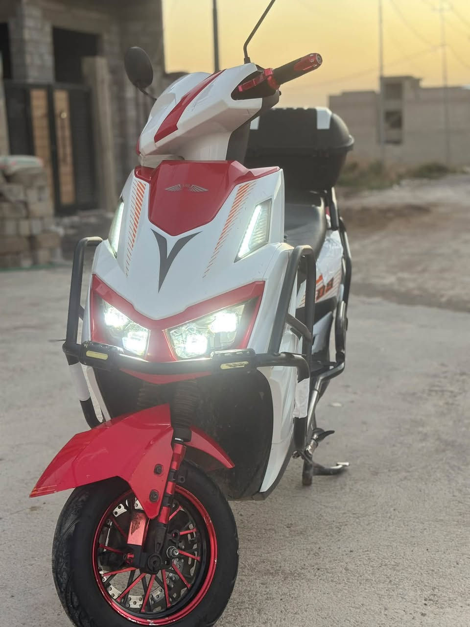 سكنس رياض مدرع شركه ABR
6بطاريات ملف عقل بطاريات شرط الفحص 

يمشي مسافه 40-50 كيلو سرعه 99

لايت عالي ناصي رماش اشاير يمنه يسره 

4 سرع سويج + بصمه تشغل عن بعد مانع سرقه 

نضام بارك نضام بك 

العنوان موصل حي الحدباء 

السعر 550 بي مجال بسيط

***********

***********
