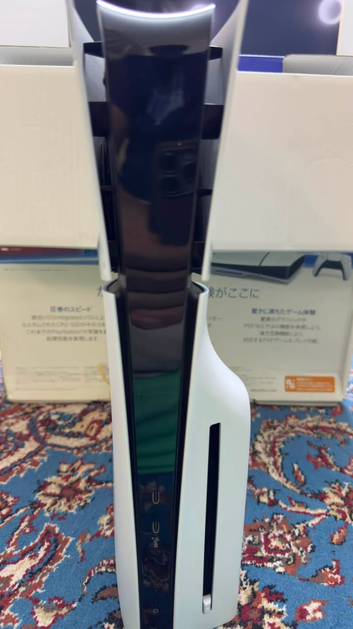 السلام عليكم ps5 slim نظافة 100% مع كامل الملحقات 
الاصلية السعر 800 الف 
عنوان وزيرية شارع المغرب 
***********
