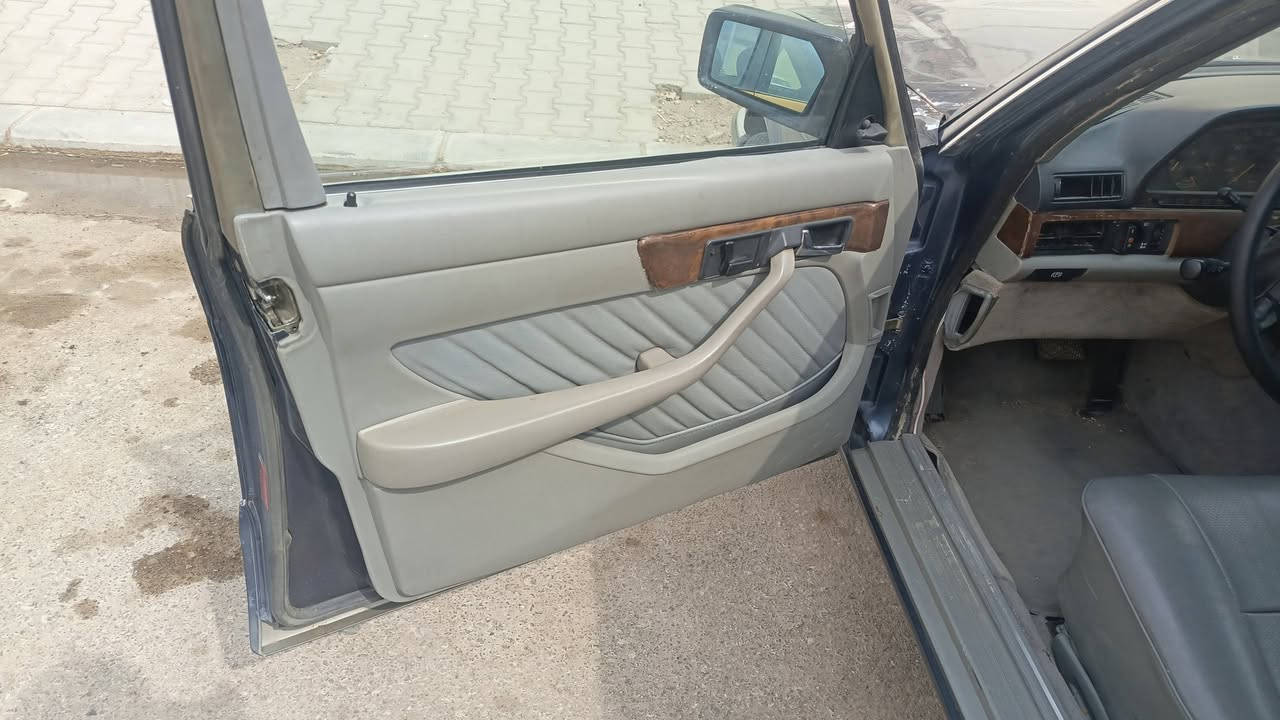 مارسدس مديل ٨٩ للبيع سعر ٥٠ وبيه مجال *********** واتساب تصال جاهزه سياره
@
