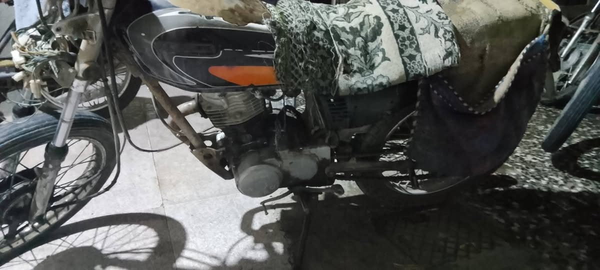السلام عليكم دراجه اربعه كير اصولي ارشا شغاله بيها بس التاير مبنجر الكدام واليده مال الكلج طاكه مديل ١٥ اوراقها كلش نضيفه السعر ٢٢٥ وين جماعه التعميرر مكاني كربلاء اتصل ***********
