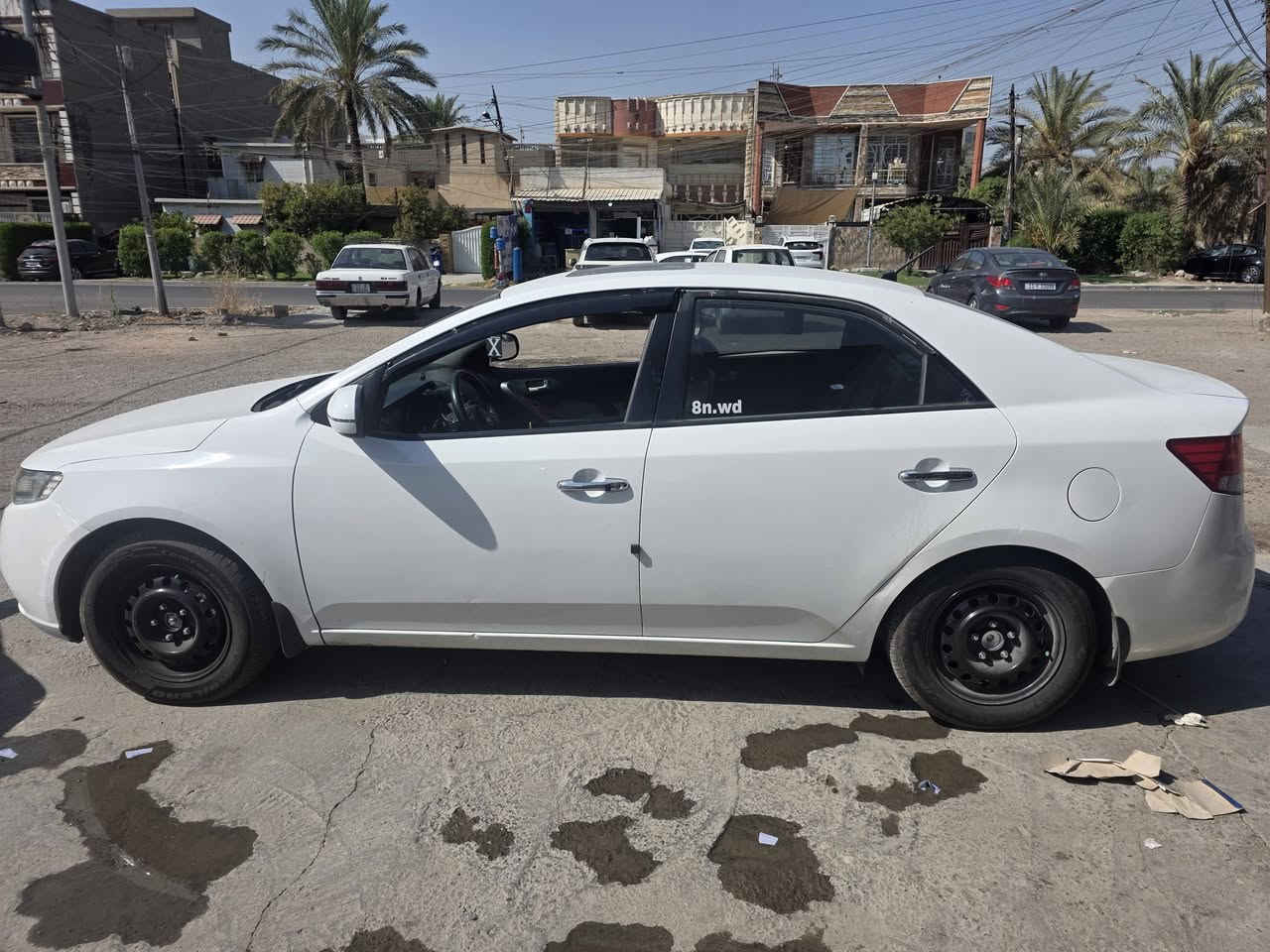 سيراتو للبيع ٢٠١٢ وارد خليجي ماشيه ١٧٢  فول مواصفات للاخير كامله مابيه اي نقص بيه جامرلغ صبع عكس السايق  وشويه من البنيد اثر طخه بسيطه مابيه اي حادث مكفوله من اي ضربه مكفول تكم شواصي لغود تبريد تدفئه مكينه كير مابيه اي نقص  كير ٦ نمر محرك ١٦٠٠ للبيع السعر ٩٨ وبيه مجال العنوان بغداد  حي ألجهادظ.. للاتصال ***********
***********
